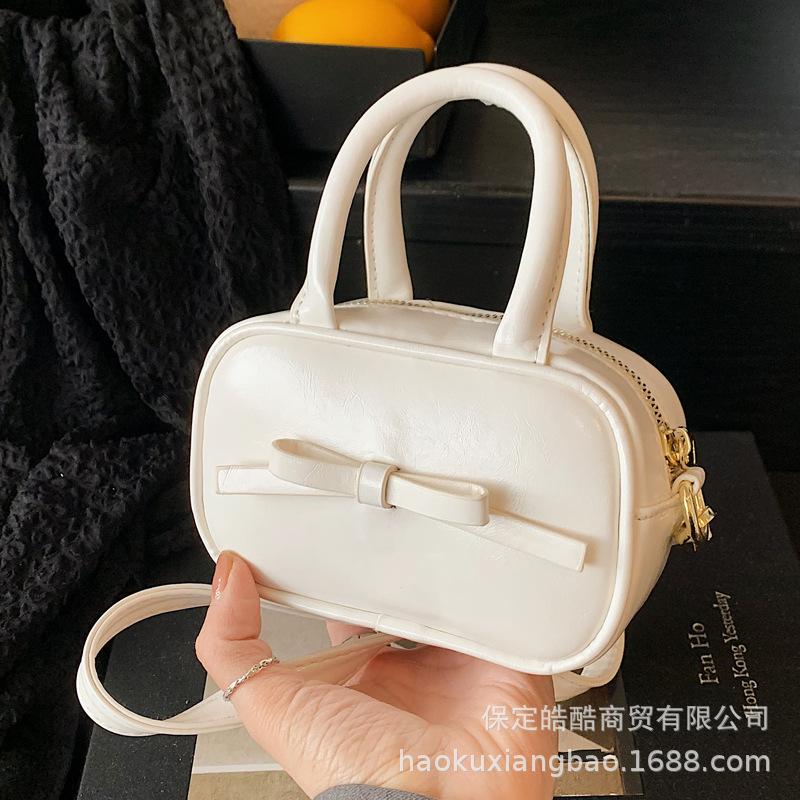 Crossbody Bag Women's Bag 2025 New Summer Versatile Super Fire Small Bag Shoulder Handbag Popular Small Square Bag This Year