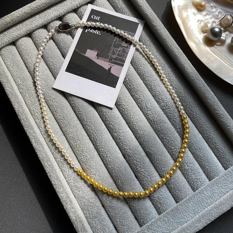 

Shi Family Simple Color Block Pearl Necklace - French Retro Beaded Clavicle Chain Jewelry for Women