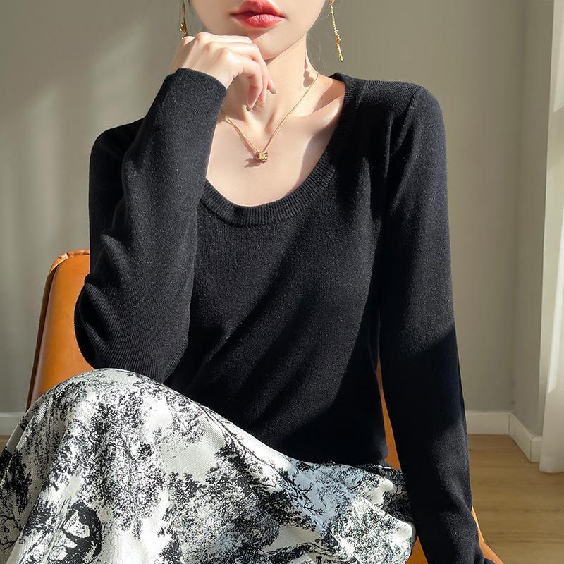 Fashion autumn and winter bottoming shirt, female slim-fit wool knitted sweater U-neck large neckline leaking collarbone low-neck sweater