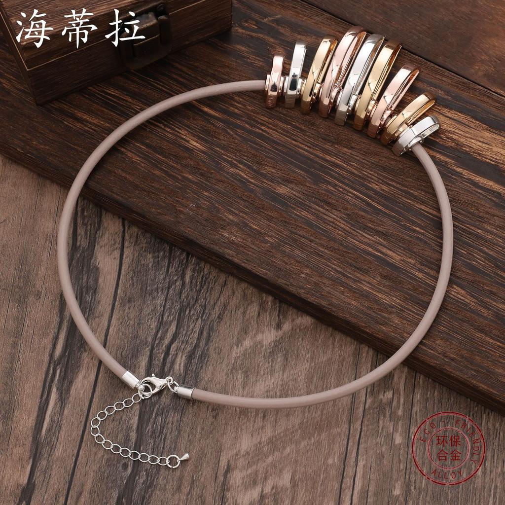 Nouveau collier géométrique creux lettre D corde en cuir épais, collier de grand-mère haut de gamme pour femmes à la mode et personnalisé