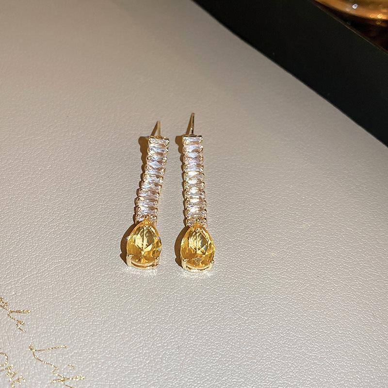 

Элегантный французский набор ювелирных изделий с бабочками из циркония: Ожерелье и серьги