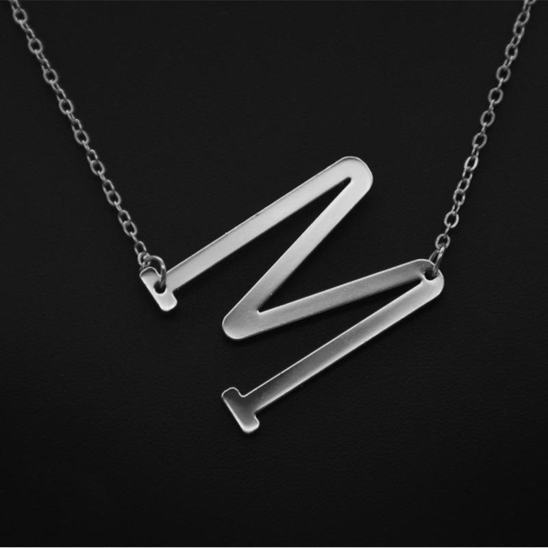 Kvinne 26 engelske bokstaver Ornament Ripple Chain Personlig brevkjede