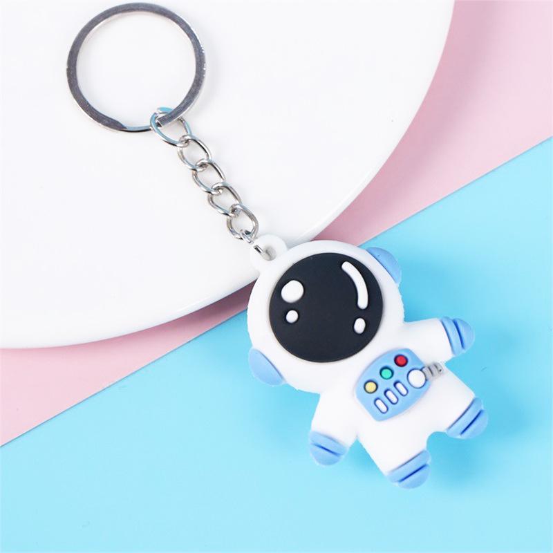 Cartoon Astronaut Keychain: Cute Spaceman Doll Pendant for Bags and Cars