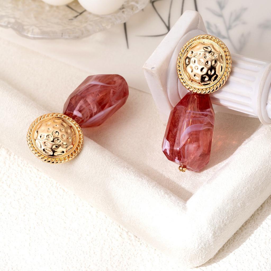 Temperament Alloy with Irregular Shape Stud Earrings, Light Luxury with Round Earrings.
