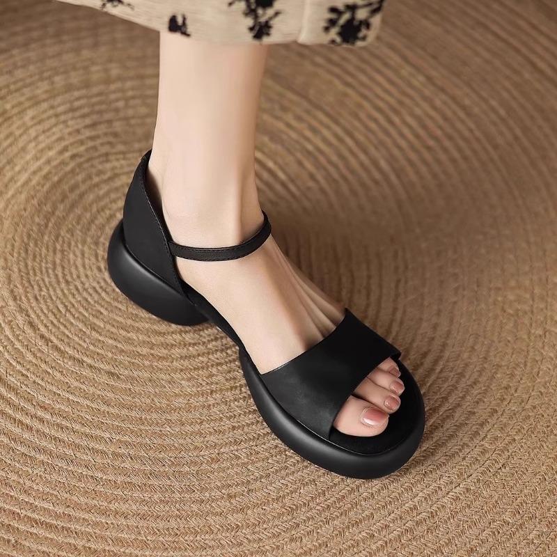 Great to wear soft leather round head open-toed sandals for women's summer comfortable retro casual platform with sandals