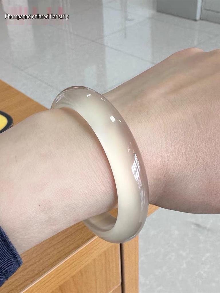 Women's Bracelet: Madagascar Agate Flat Strip with White Ice Jade & Champagne Chalcedony Lychee Jelly Fluorescent Skin-Enhancing Design