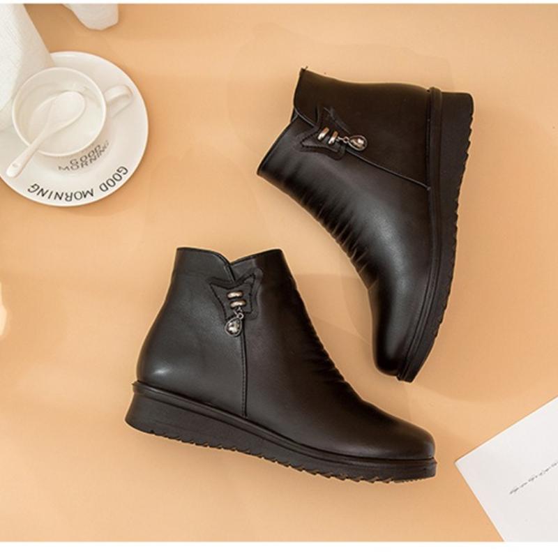 Leather Boots New Middle-aged and Elderly Flat-bottomed Short Boots Female Mothers Warm Cotton Shoes Soft-soled Non-slip