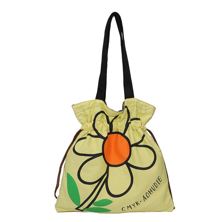 Floral Print Canvas Shoulder Handbag: Trendy Pleated Drawstring Design for Women