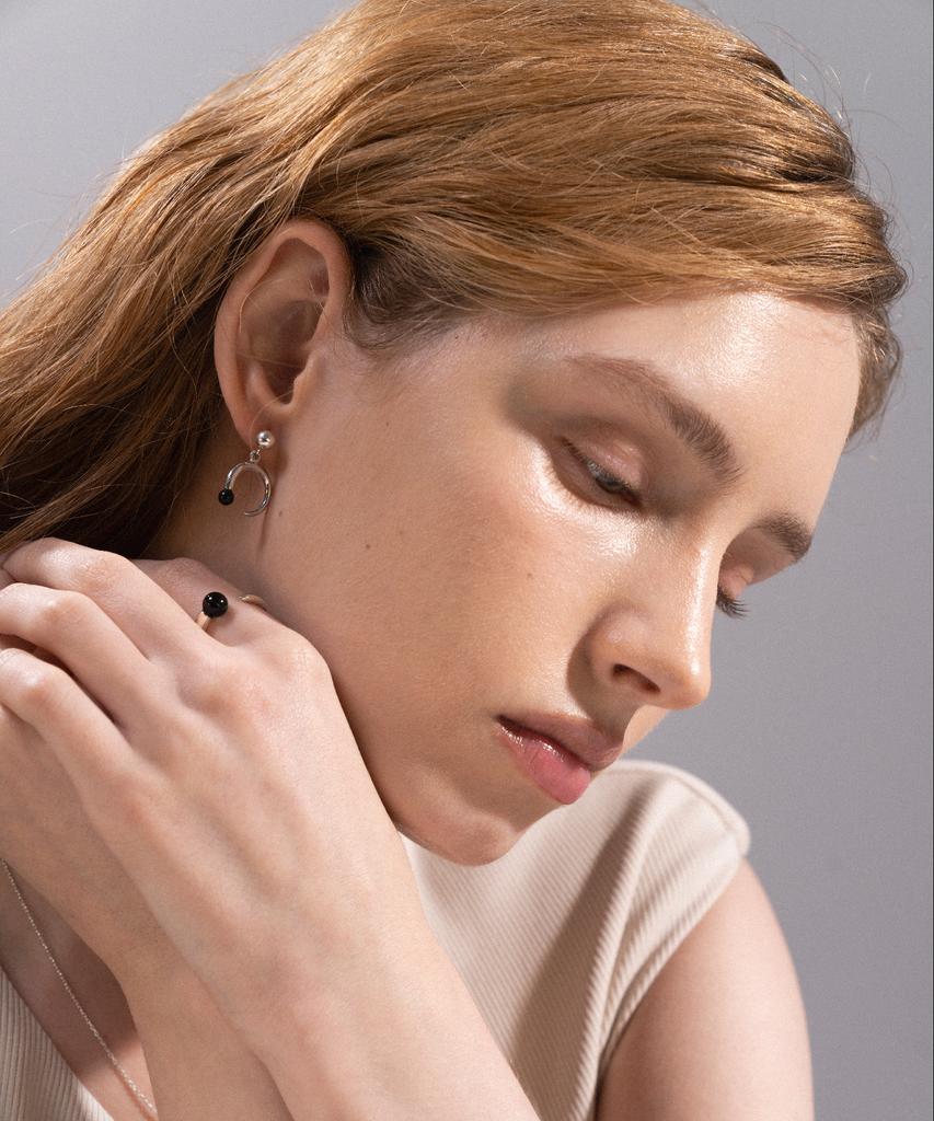Jnui Serene Onyx Earrings Silver
