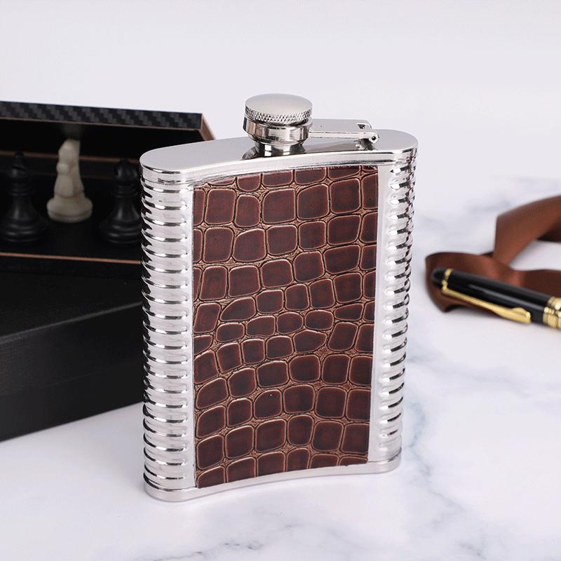 8oz Stainless Steel Hip Flask Outdoors Portable Pocket Flask Wine Mug Whiskey Bottle PU Leather Alcohol Bottle For Men Gifts New