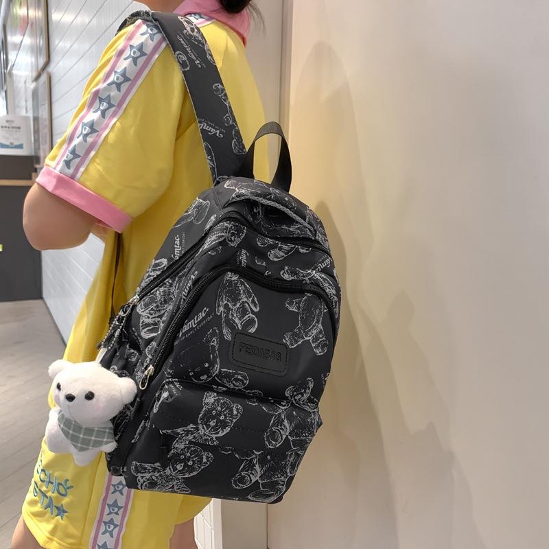 Харадзюку маленький свежий граффити студенческий школьный рюкзак весна и лето новый рюкзак большой вместимости without pendant