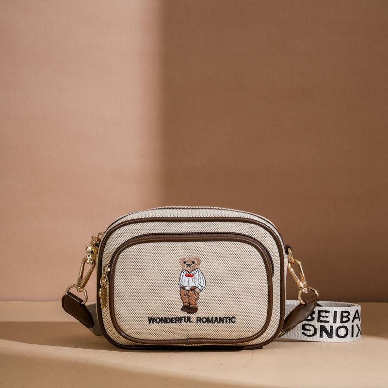 

2024 Retro Bear Print Camera Crossbody Bag for Women - Fashionable, Simple, Casual, Multi-layered Shoulder Bag Standard білий/вершковий