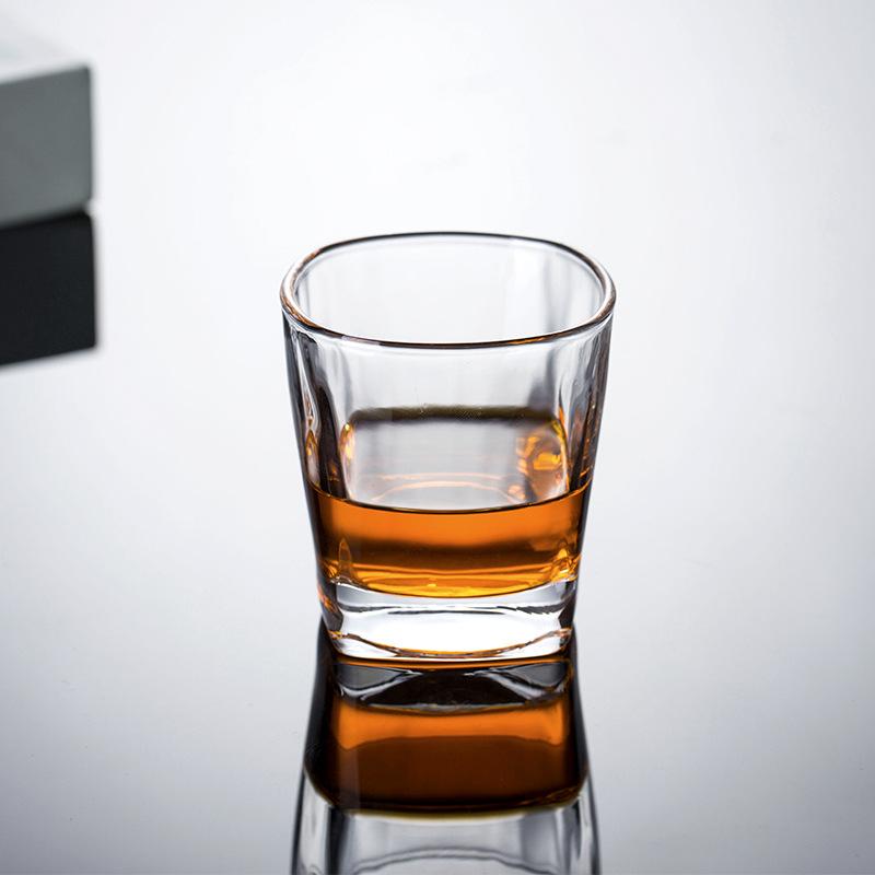 Pahar de băutură Articole de ceai elegante Rezistent la căldură Căni de apă Pahar pentru vin străin Pahar de whisky Pahar transparent pentru apă de gură Hotel Bar Pahar de vin