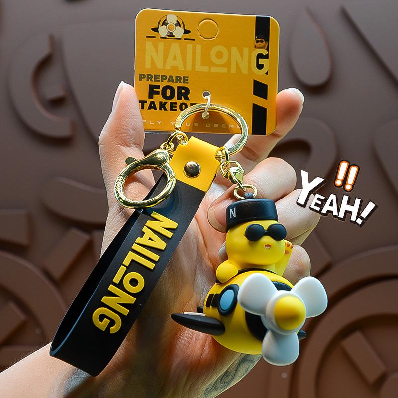 

Оригинальный вращающийся брелок в виде самолета-дракона: Милый кулон для машины и сумки для пар