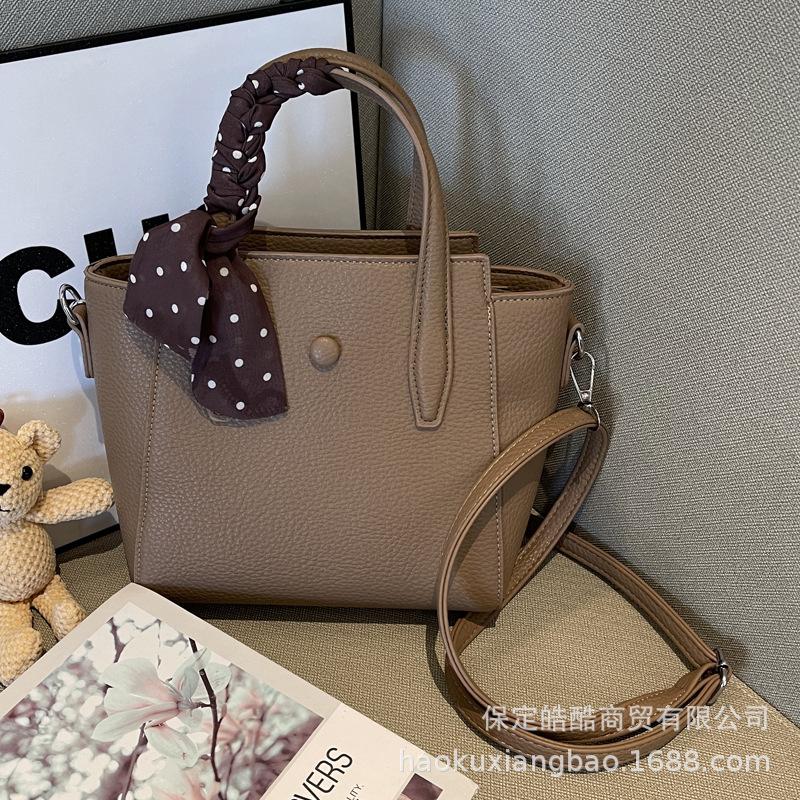 Retro Bag Women's Large Capacity 2025 New Autumn and Winter Casual Messenger Bag Popular This Year Portable Tote Bag