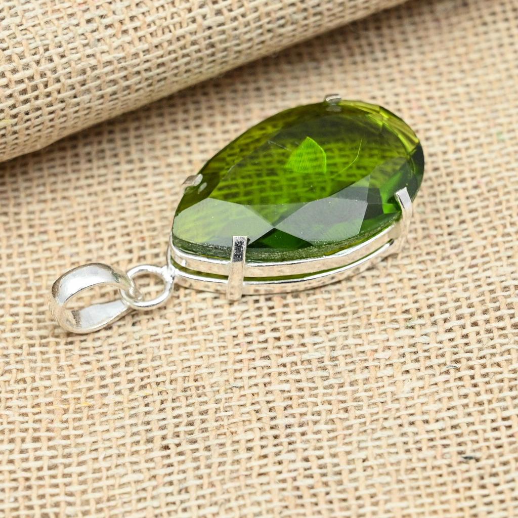 Nydelig fasettert Peridot Gemstone 925 Sterling sølv håndlagde smykker kvinner anheng