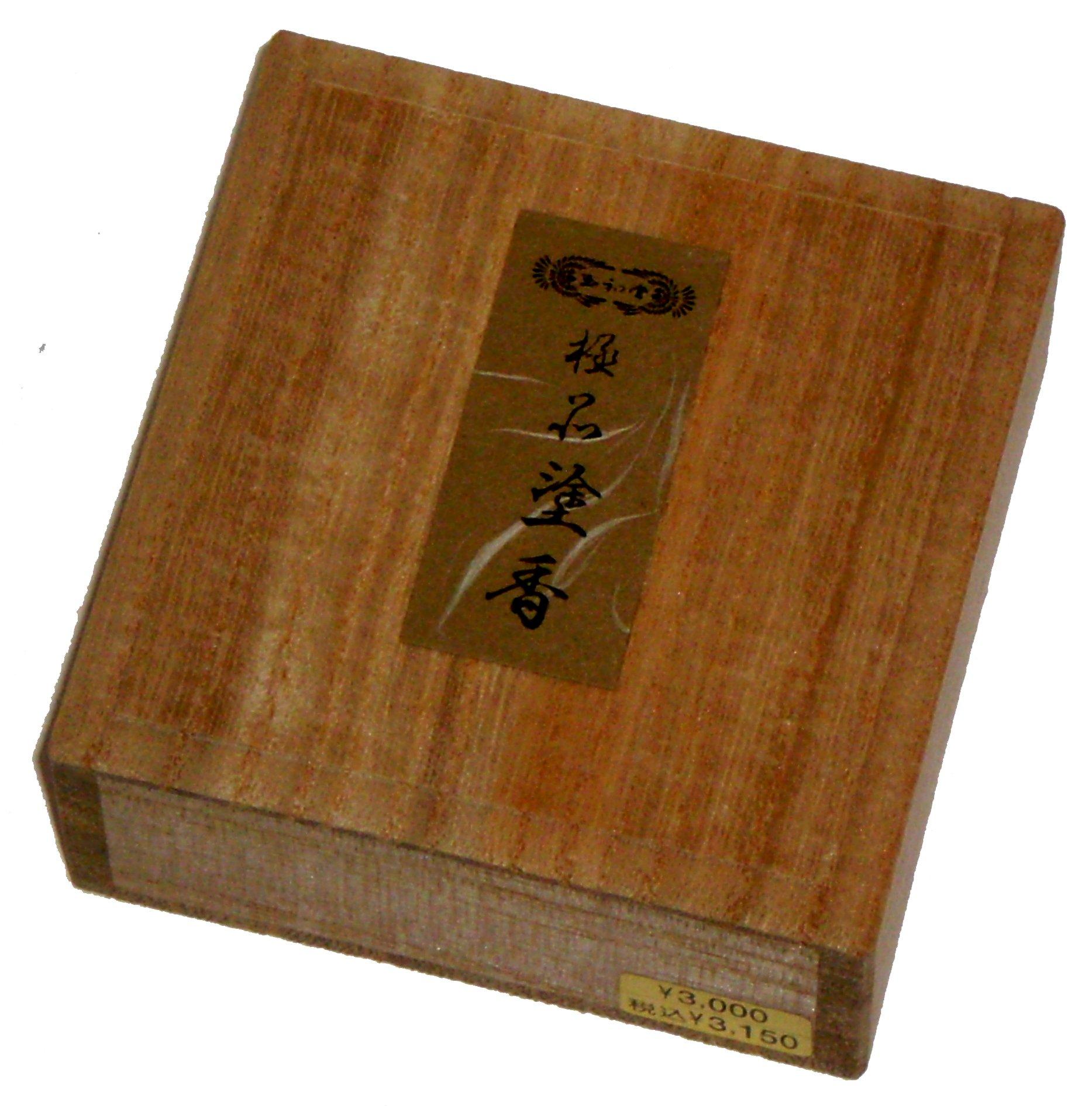 

Пахощі Tamahatsudo premium lacquered paulownia box, ладан, 15г, №835