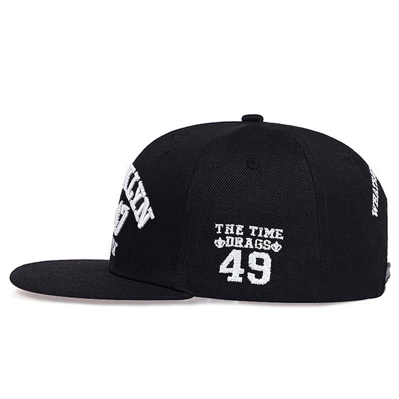 Baseballkappe für Männer und Frauen mit verstellbarem Riemen und Buchstabenmuster für Streetwear-Mode