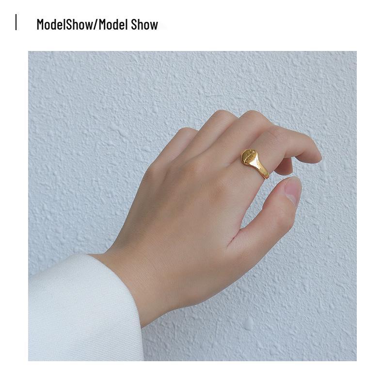 European & American Fashionable Retro Rose Texture Ring, Women's 18K Gold-Plated Titanium Steel Index Finger Jewelry.