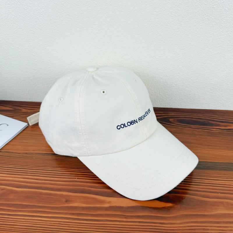 Nowa czapka baseballowa z miękkim topem i haftowanymi literami dla kobiet, podróżna, wszechstronna, dla par, taka sama czapka baseballowa dla mężczyzn