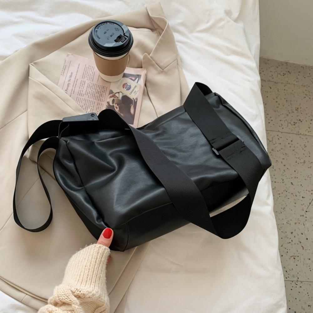 

Harajuku Fitness Training Bag Large Capacity Sports Crossbody Bag Casual PU Shoulder Bag Lady Black-Large