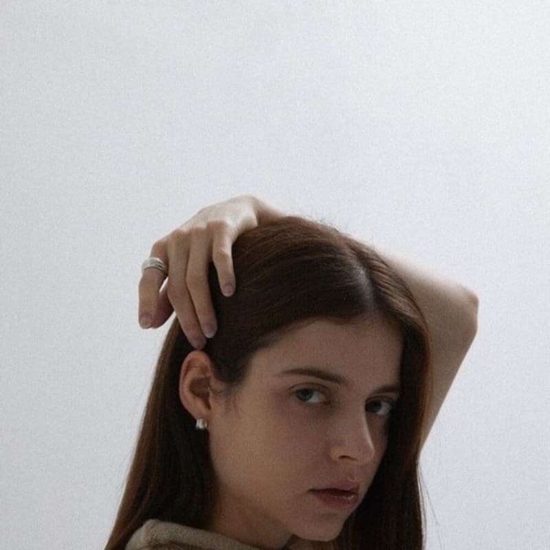 salted Curve earring