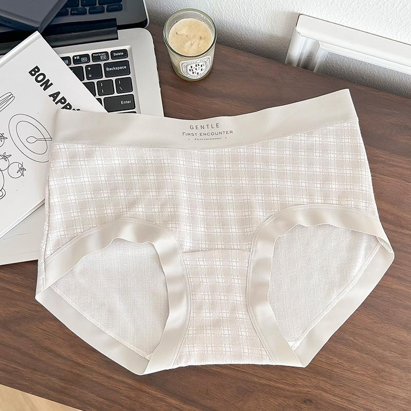 Ladies Summer New Style Sexy Cotton Bag Hip No Mark in The Waist Triangle Briefs