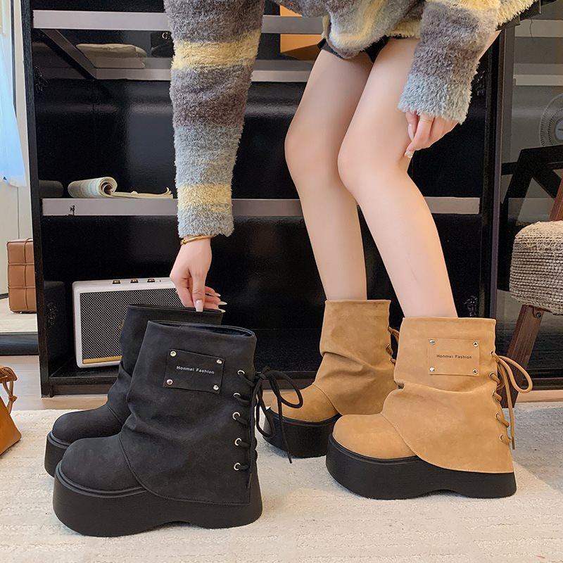 After the Height Increase, the Small Pants Straps, the New Platform Martin Boots, Women's Retro 2025 Big Head and Short Boots, Spice Girls Autumn
