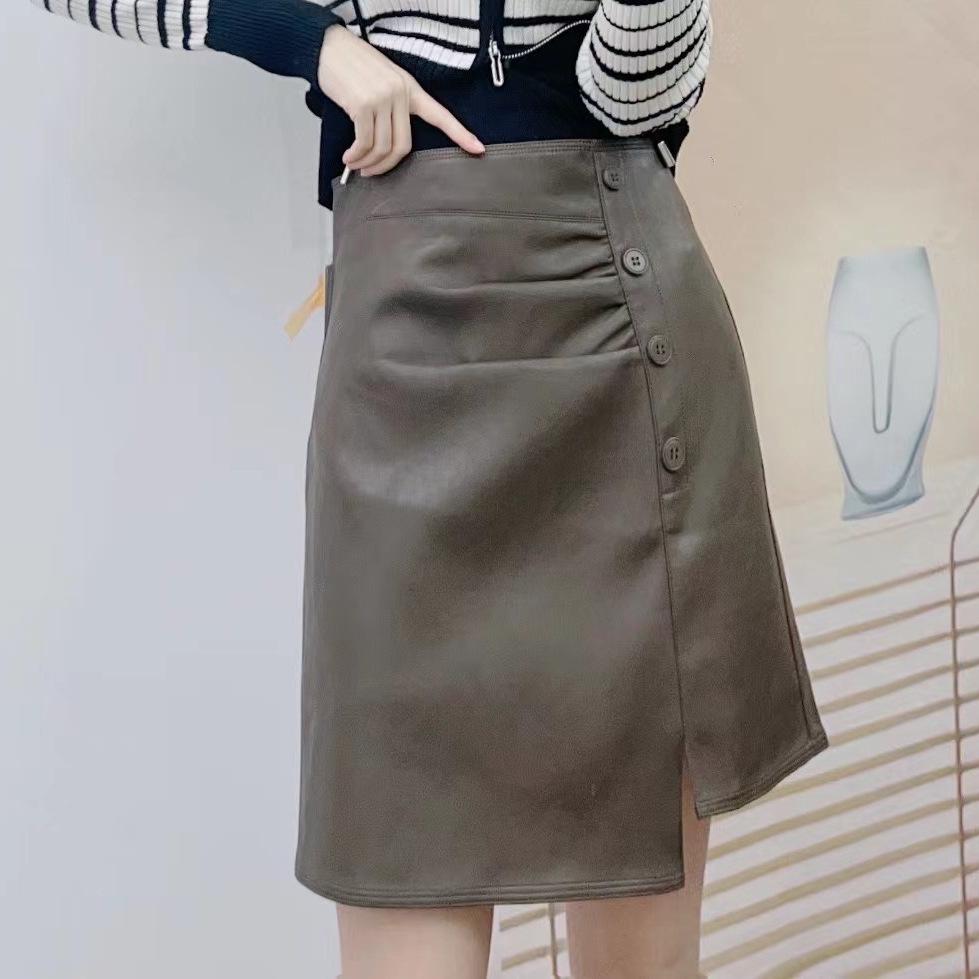 

Spring 2026 Versatile High-Waisted Ruched Leather Mini Skirt XS