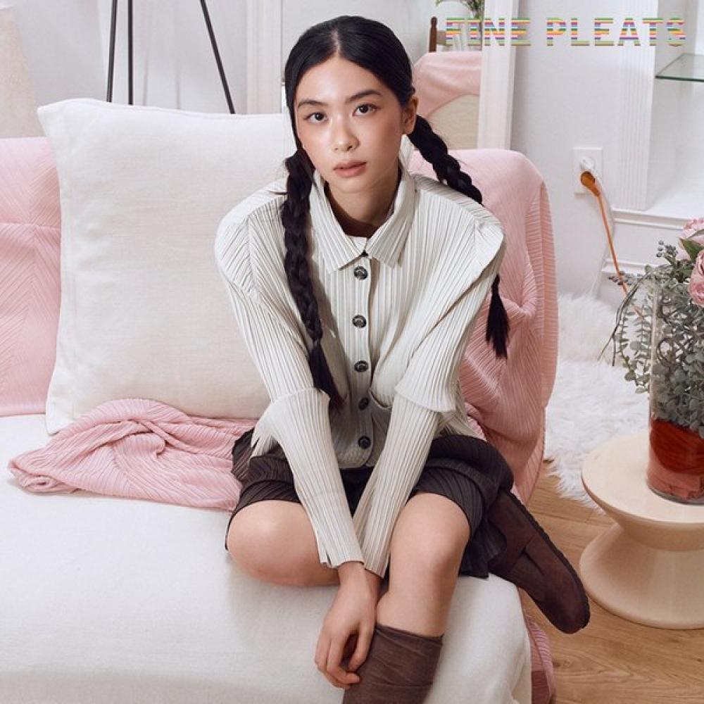 Fine Pleats Women Basic Button Jacket Light Beige FREE