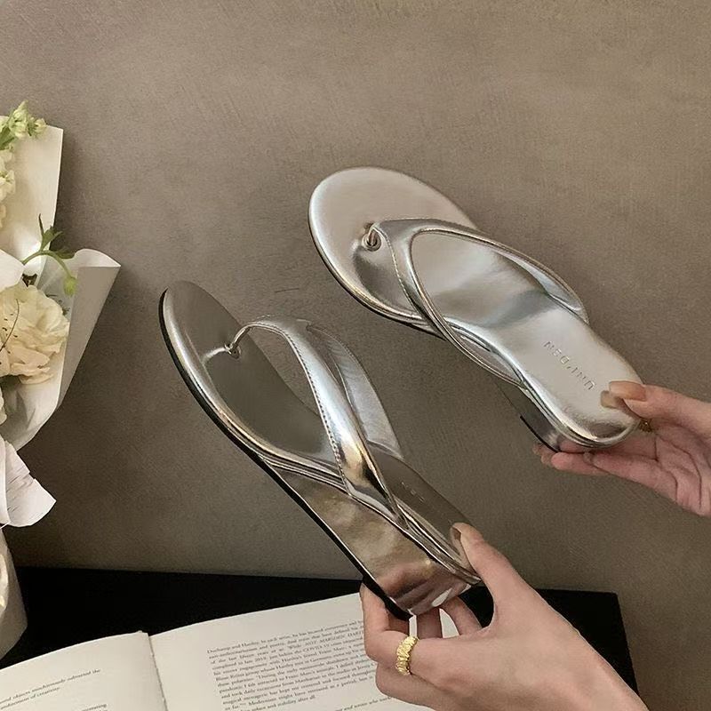 Internet celebrity explosion 2025 fairy style elegant small man shows height wear-resistant heightening slippers foreign style versatile fashion