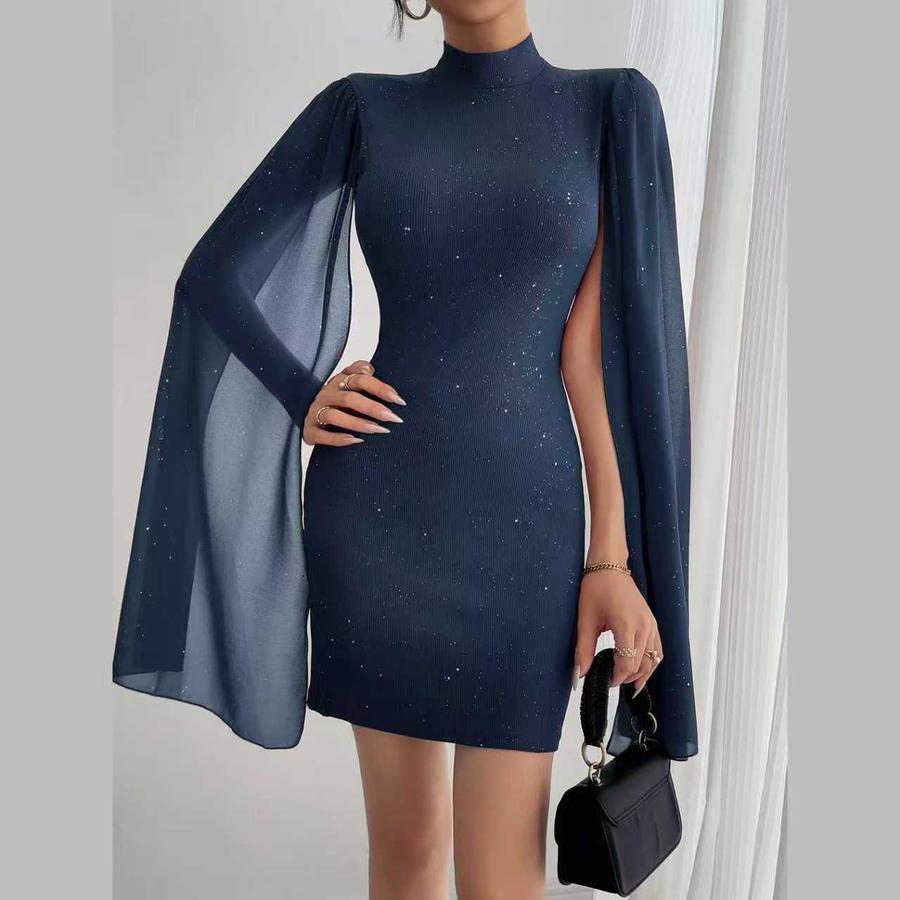 Abito aderente da donna con scollo rotondo, a rete con buchi a righe e perle, a mantella