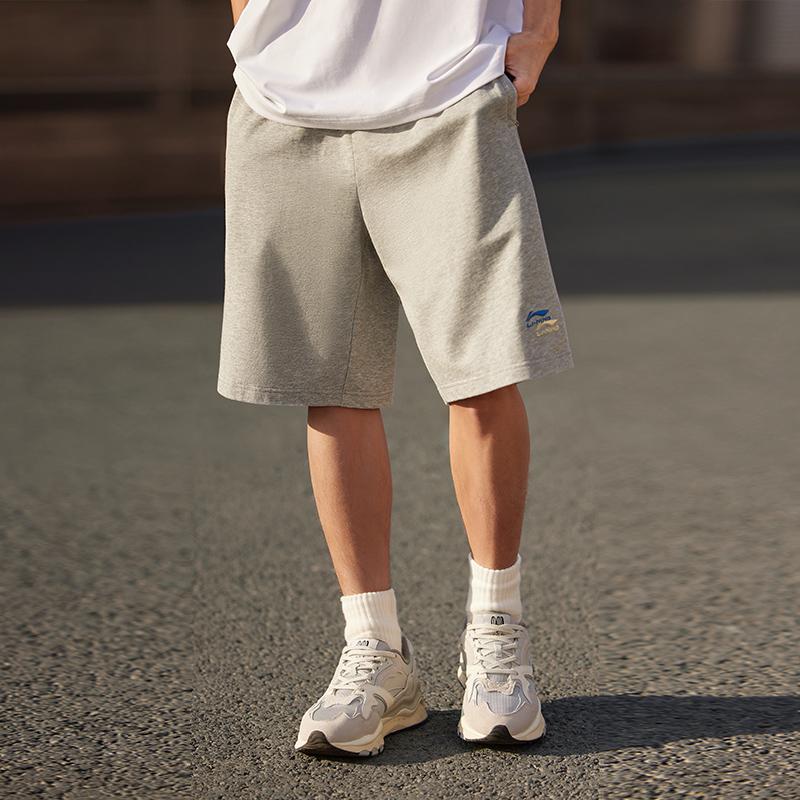 Li Ning Sports Lifestyle Series Solid Color Embroidered Logo Knitted Casual Shorts Men Shorts Gray AKSU699-2