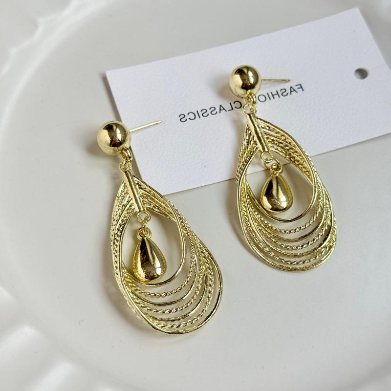 Gold Water Drop Twisted Multi-Layer Hollow Earrings – Exquisite Light Luxury Ear Studs for Women