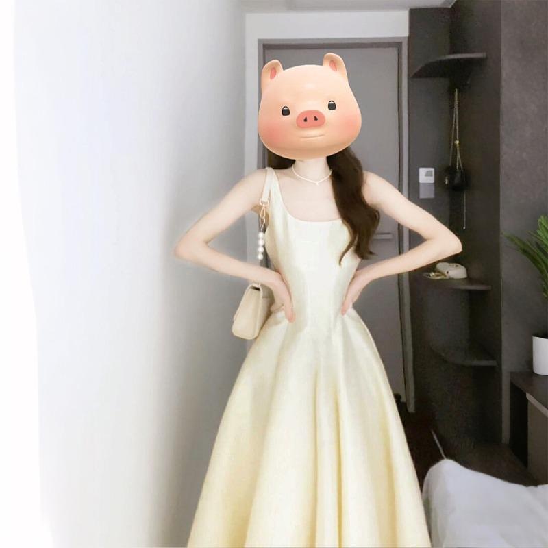 White Short Skirt for Women In Early Spring, Small Man with Waist and Thin Fluffy A Word, Beautiful and Beautiful Suspender Dress