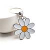 1pc Creative Daisy Keychain Pendant Fresh Cartoon Zinc Alloy Student Backpack Bag Hanger Keychain