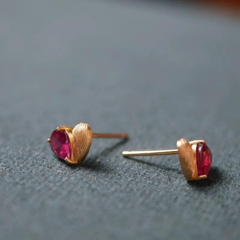 Ancient Gold Craftsm Matte Ruby Heart-Shaped Earings Stud Fashion Simple Red Gemstone Earrings For Women Charms Fine Jewelry