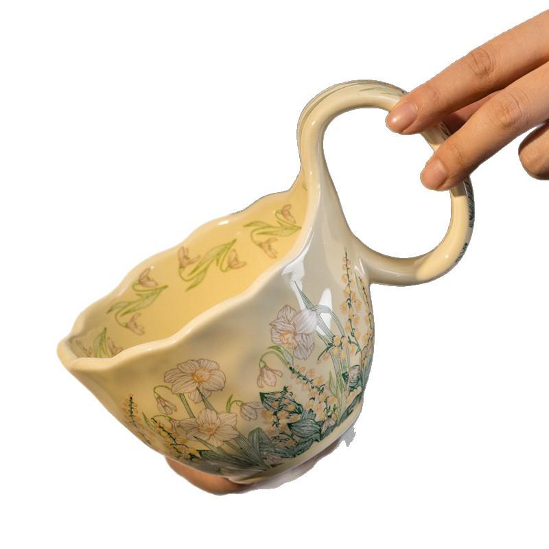 Ceramic Curved Handle Mug with Spoon and Saucer, Floral Design, Ideal for Breakfast, Oatmeal, Milk, Coffee.