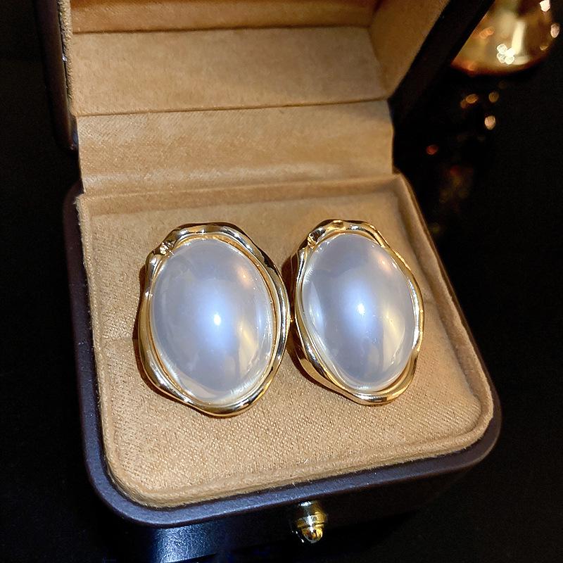 Francouzské retro geometrické náušnice s perlou - Exagerovaná high-end móda pro ženy