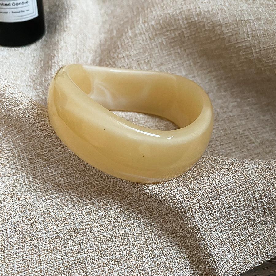 Geometric Open Bangle: Luxurious Modern Bracelet with Minimalist Chic