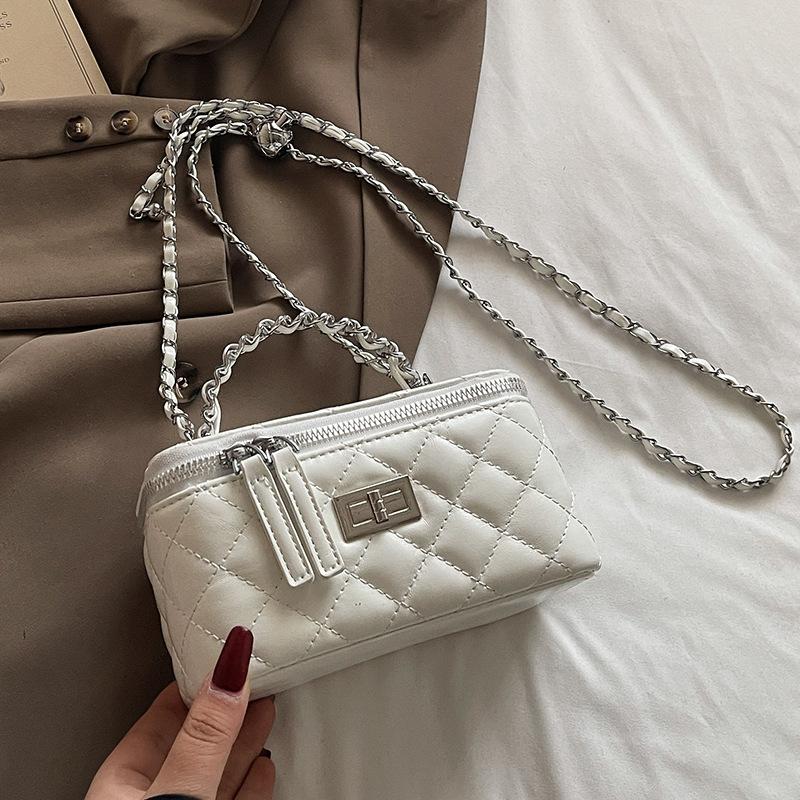 Xiaoxiangfeng exquisite and sweet diamond portable box bag popular versatile Korean women's commuter style versatile messenger bag