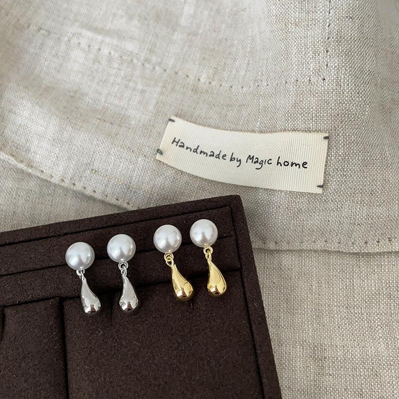 French Retro Pearl Smooth Water Drop Stud Earrings Women'S Light Luxury Elegant Personality Fashion Trend Versatile Earrings