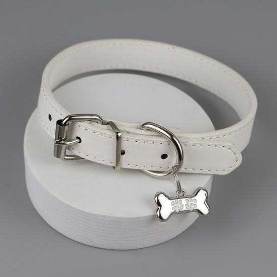 Damen-Halskette mit Knochenanhänger, mehrere Löcher, verstellbare Länge, Metallschnalle, Kunstleder, kurze Halskette