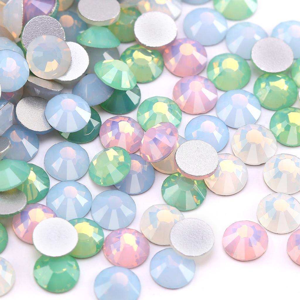 Pujiang Crystal Rhinestone Skleněné ploché dno Diamond Oblečení Doplňky Kulatý vrták na nehty DIY Náušnice Taška Samolepka Vrtačka