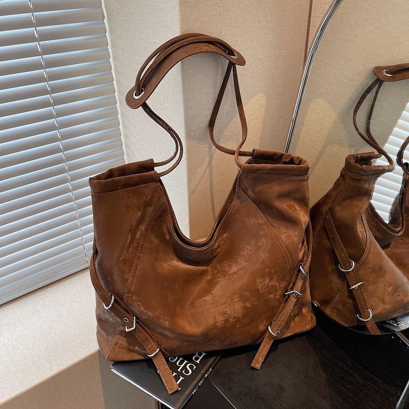 Commuter retro large-capacity bag women's new casual versatile shoulder bag college student tote bag