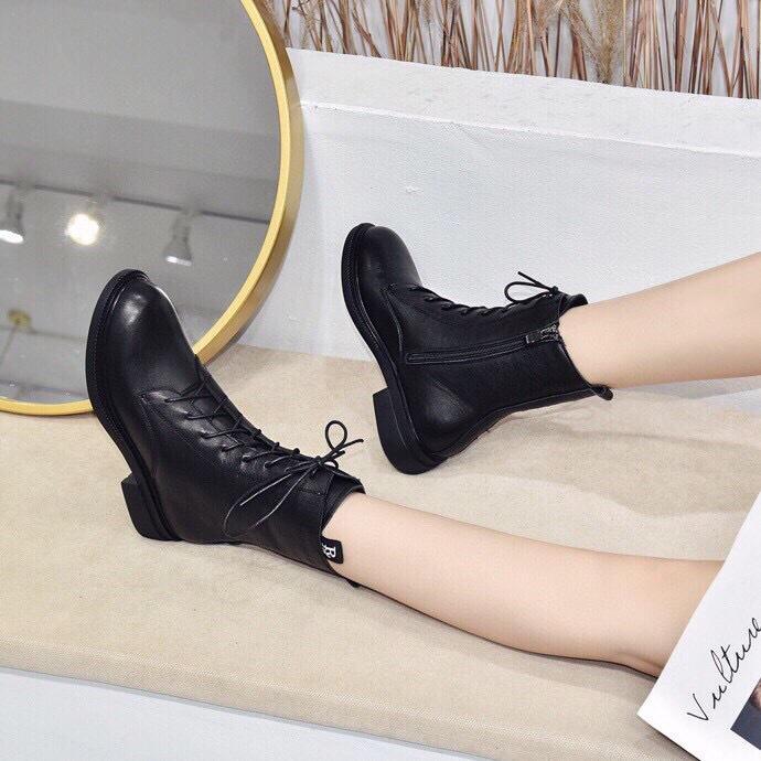 

Женские ботинки 2025 осень и зима новые круглый носок низкий каблук ботинки Мартин черная первый слой коровьей кожи лента с буквами боковая молния короткие ботинки 40