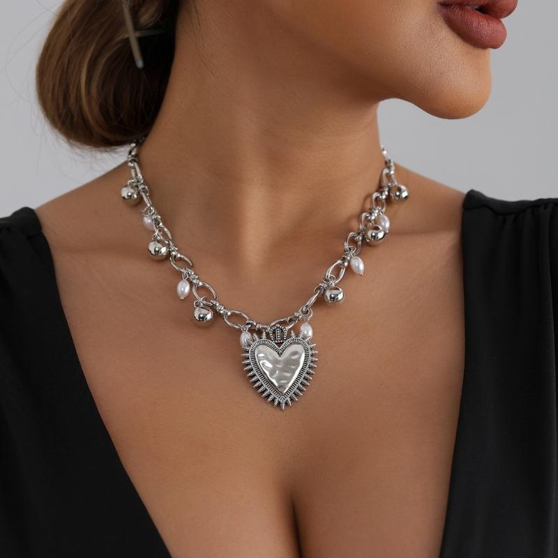 Distressed Heart Shaped Thorn Pendant Necklace With Imitation Pearls Adjustable Clavicle Chain Gift For Her