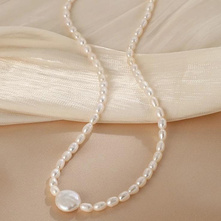 Freshwater Pearl Baroque Necklace Retro Texture Elegant Collarbone Chain Freshwater Pearl Necklace Versatile Necklace Literary