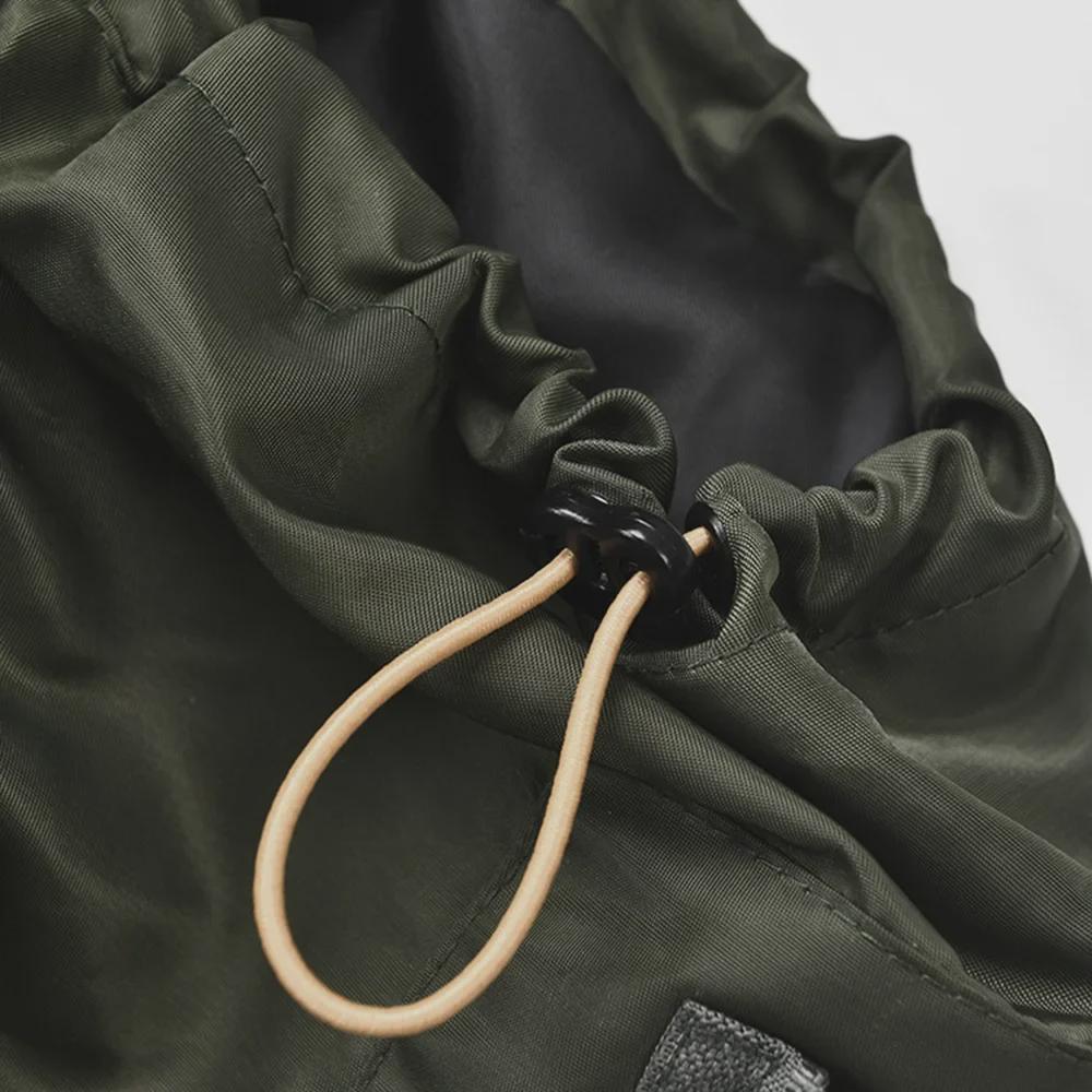 Herbstliche Off-Shoulder-Fliegerjacke mit Kontrastnähten und Kapuze mit Kordelzug