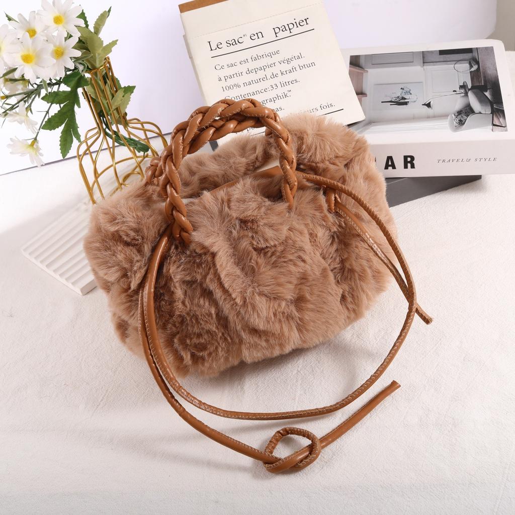 Autumn and winter new high-end pumpkin plush bag fashionable cloud bag versatile portable pleated bag